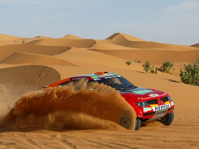 2006. Rally Raid Dakar's Winner Luc AlphandFrancia Gilles Picard Mitsubishi Pajero Evolution