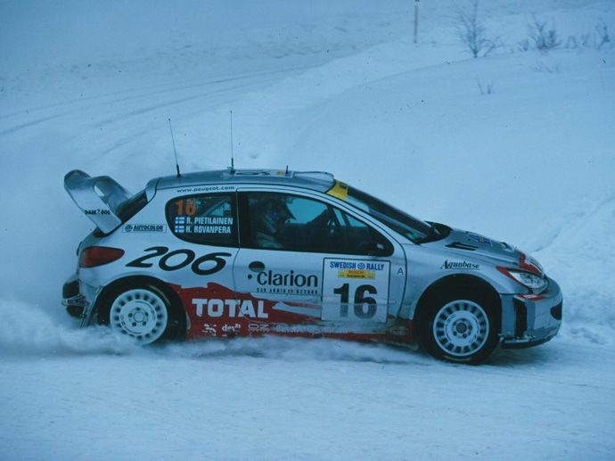 2001. Nové vítězství v poháru konstruktérů s Peugeot Total týmem a v hodnocení jezdců s Richardem Burnsem jezdícím za Subaru World Rally Team. Také vítězství v šampionátu F3000, Indy 500 a…