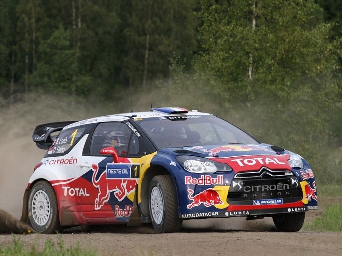2012. WRCにおいて、シトロエン・トタル・ワールドラリーチームによる8回目のコンストラクターズタイトルとセバスチャン・ローブによる9回目のドライバーズタイトルを獲得しました。
